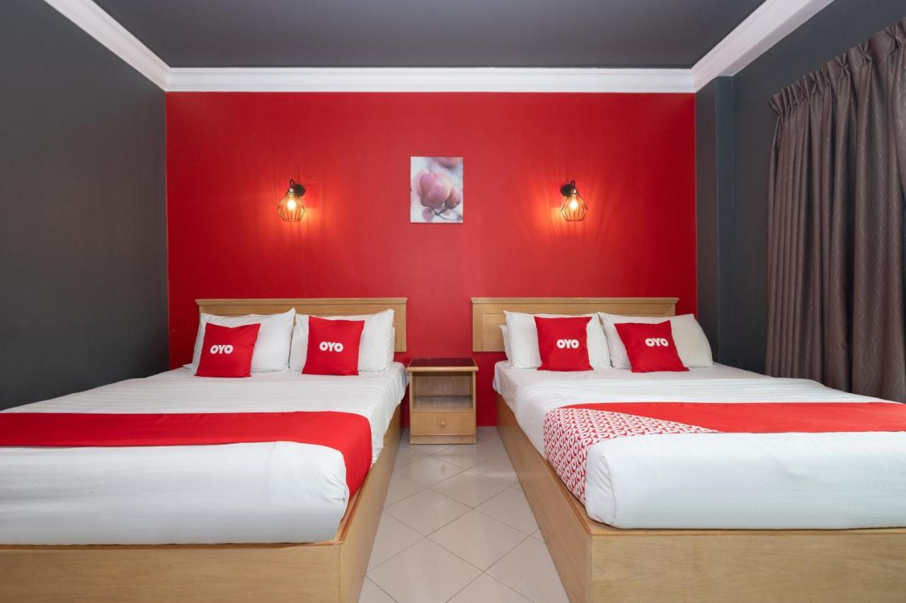 Oyo 90050 V Hotel Teluk Intan Extérieur photo