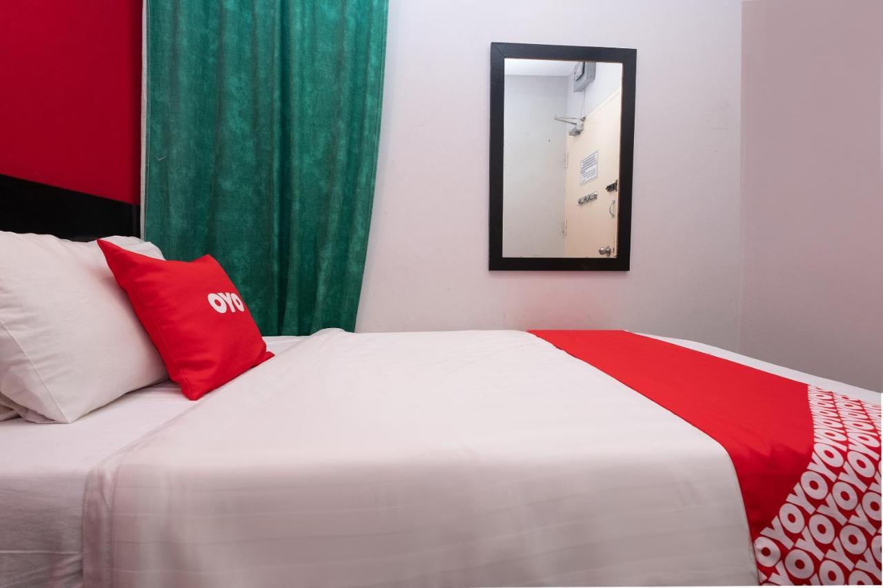 Oyo 90050 V Hotel Teluk Intan Extérieur photo
