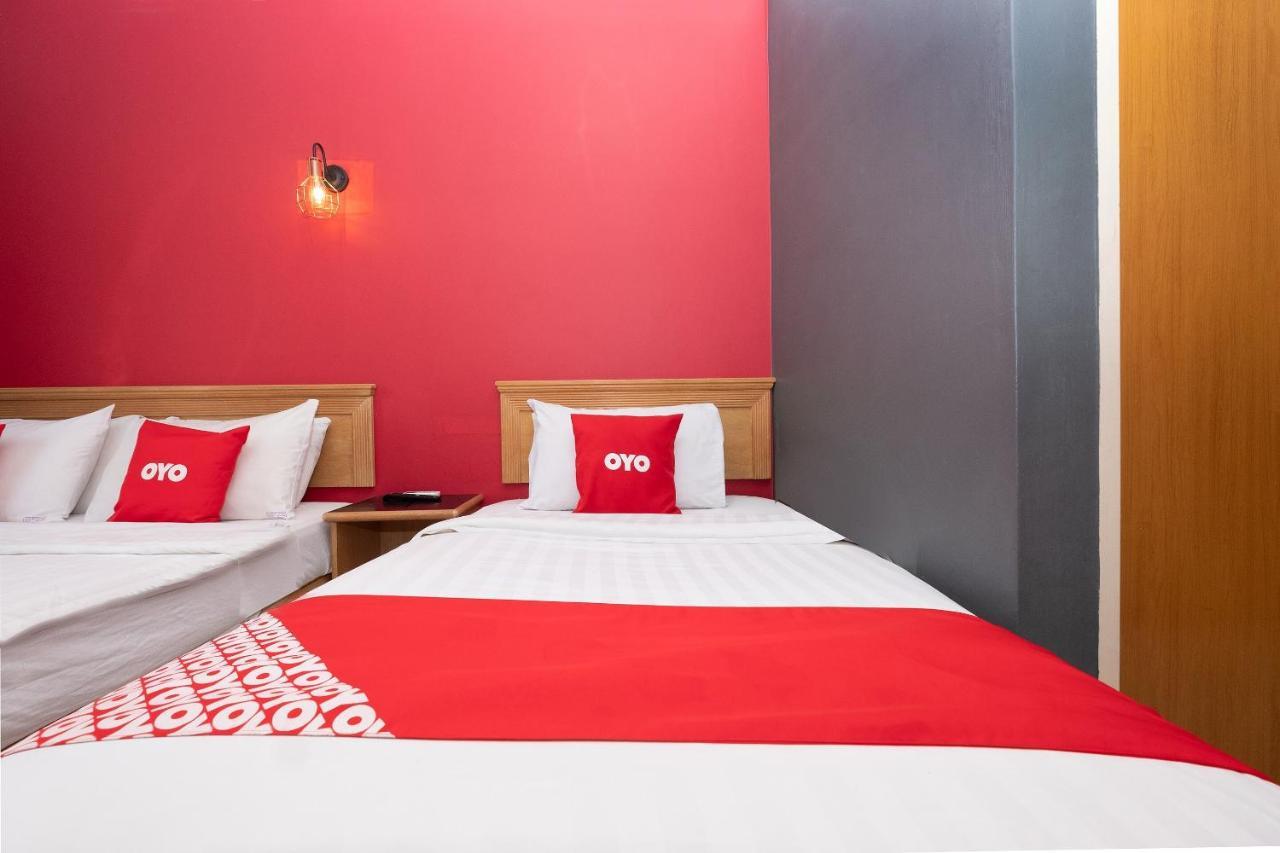 Oyo 90050 V Hotel Teluk Intan Extérieur photo