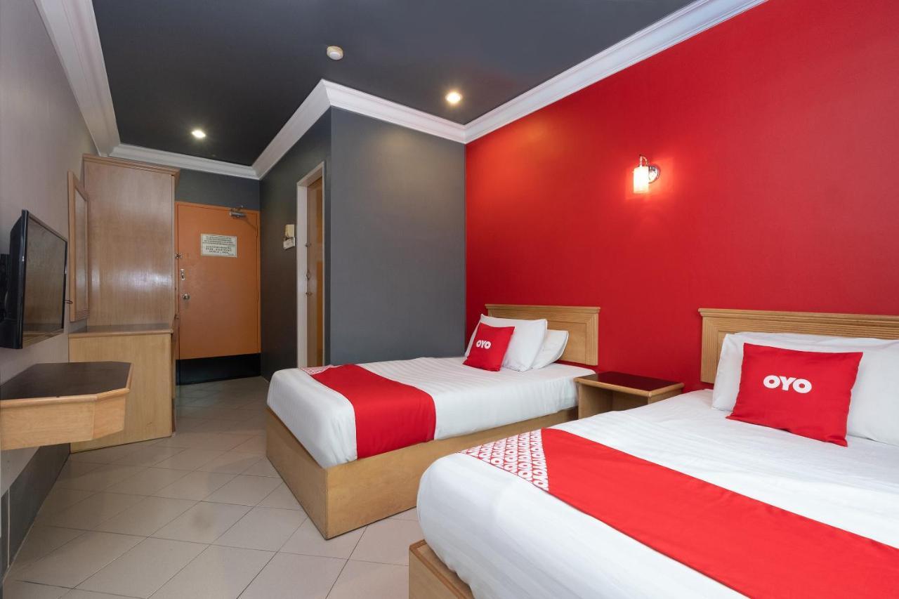 Oyo 90050 V Hotel Teluk Intan Extérieur photo