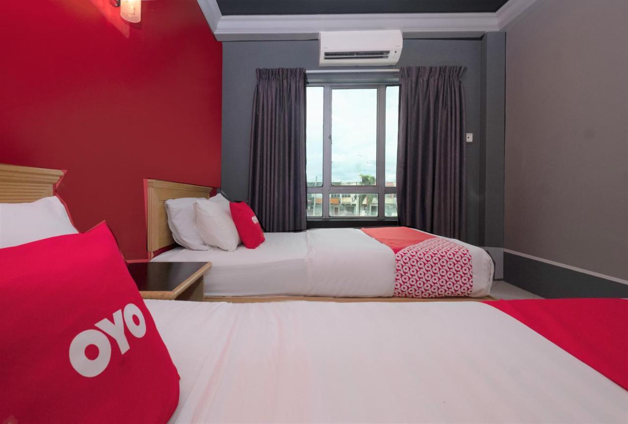 Oyo 90050 V Hotel Teluk Intan Extérieur photo