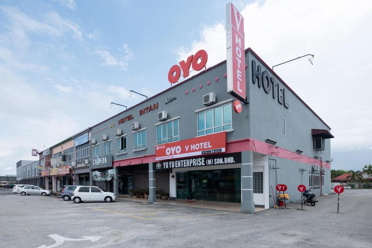 Oyo 90050 V Hotel Teluk Intan Extérieur photo