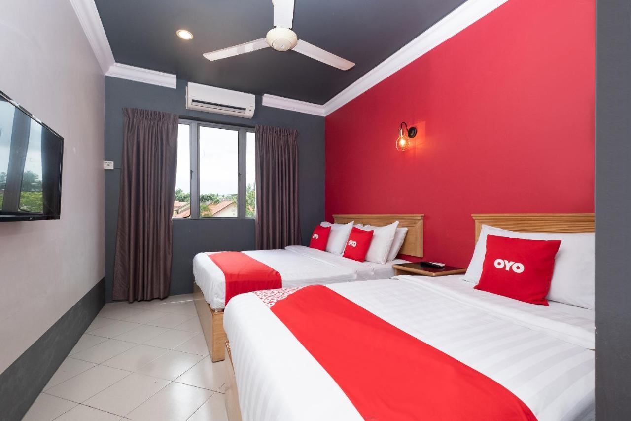 Oyo 90050 V Hotel Teluk Intan Extérieur photo