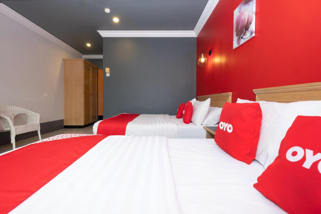 Oyo 90050 V Hotel Teluk Intan Extérieur photo