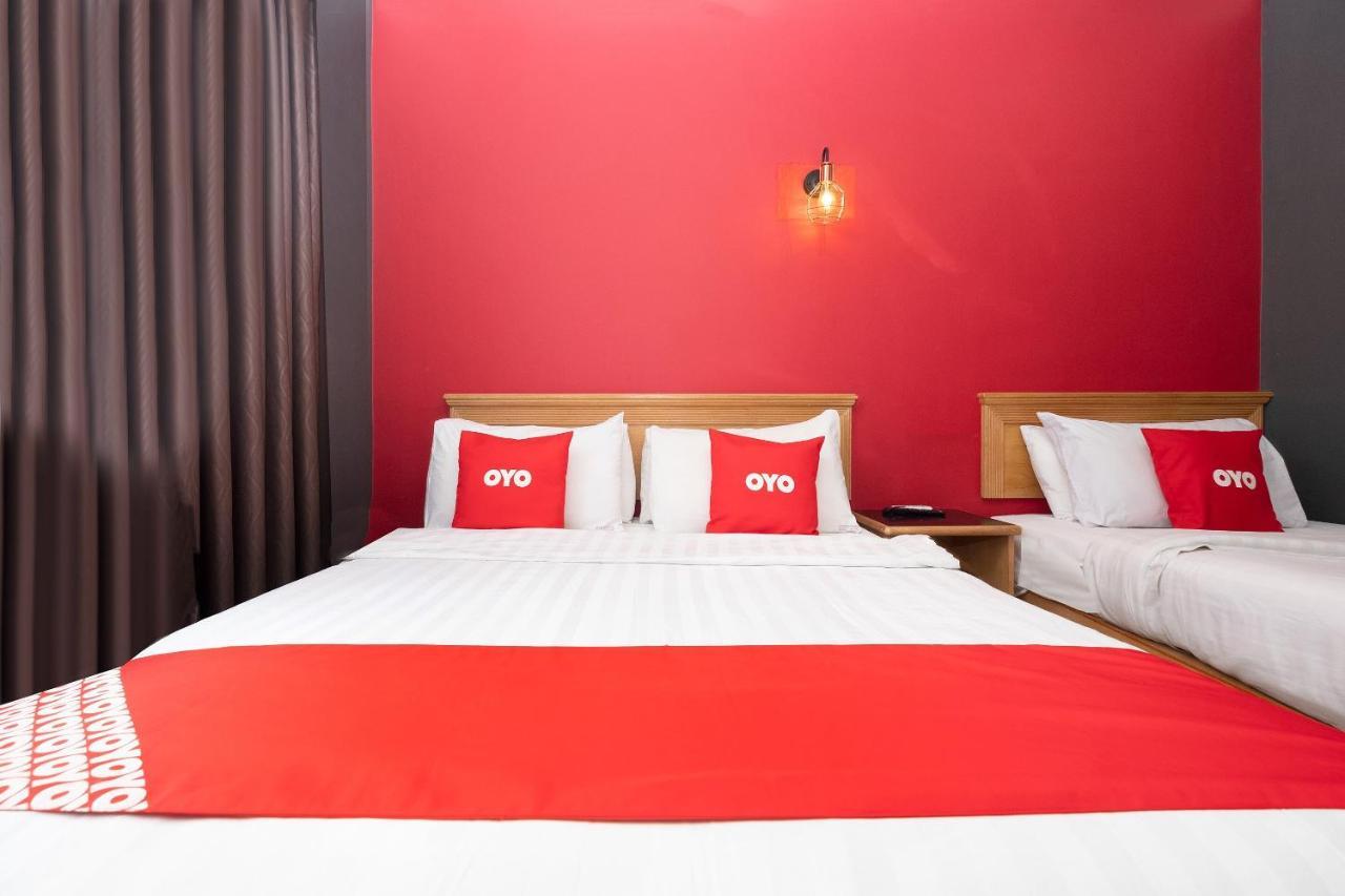 Oyo 90050 V Hotel Teluk Intan Extérieur photo