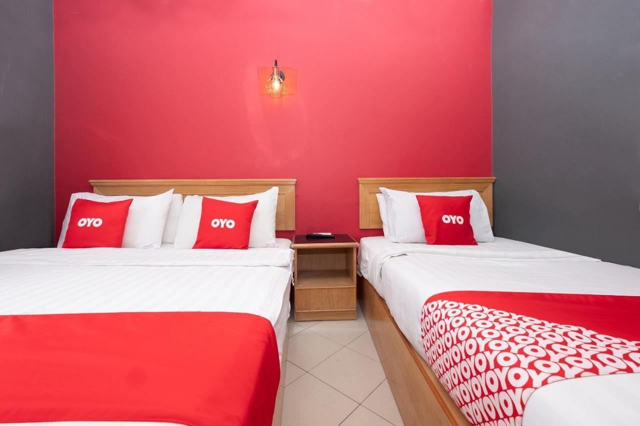 Oyo 90050 V Hotel Teluk Intan Extérieur photo